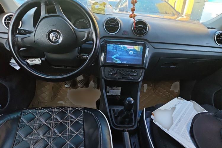 Used Volkswagen Jetta 2017 1.5L Manual Fashion Edition Center Console