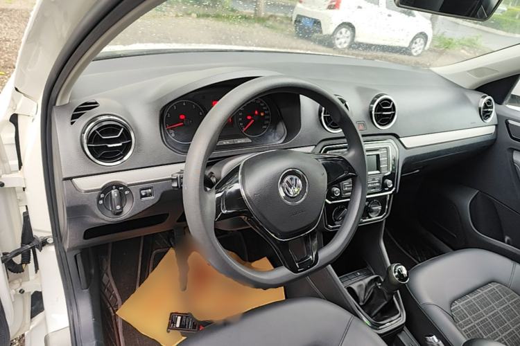 Used Volkswagen Jetta 2017 1.4L Manual Comfort Model Center Console