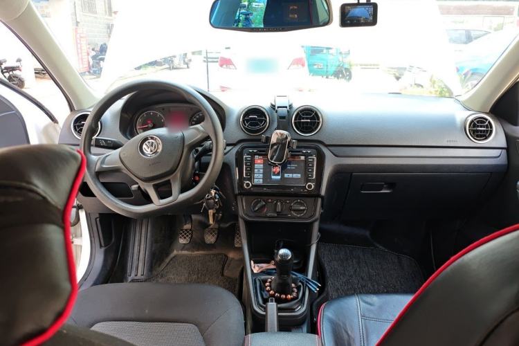Used Volkswagen Jetta 2017 1.4L Manual Fashion Edition Center Console