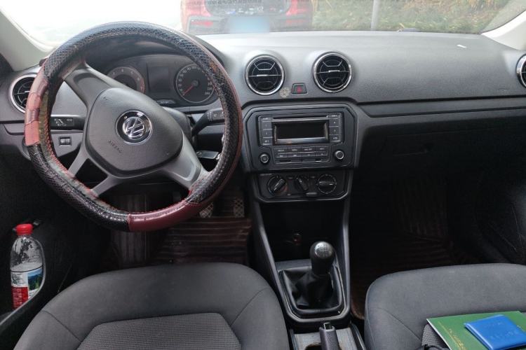 Used Volkswagen Jetta 2017 1.4L Manual Fashion Edition Center Console