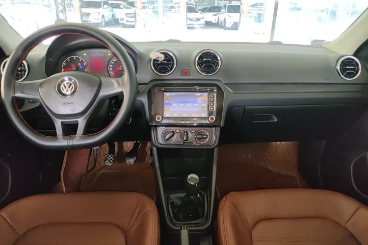 Used Volkswagen Jetta 2017 1.5L Manual Fashion Edition Center Console