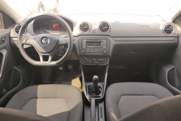 Used Volkswagen Jetta 2017 1.5L Manual Fashion Edition Center Console