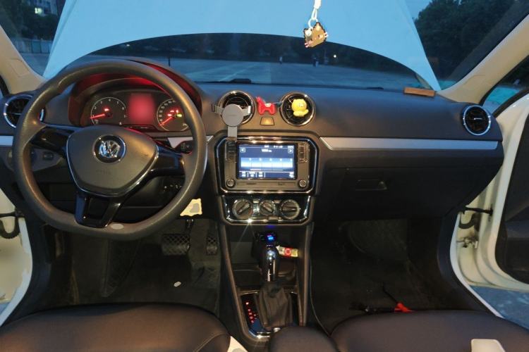 Used Volkswagen Jetta 2017 1.5L Automatic Comfort Model Center Console