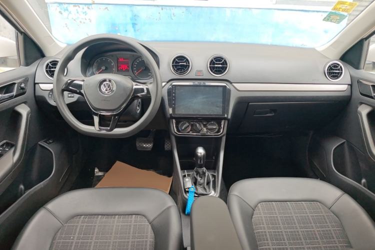Used Volkswagen Jetta 2017 1.5L Automatic Comfort Model Center Console