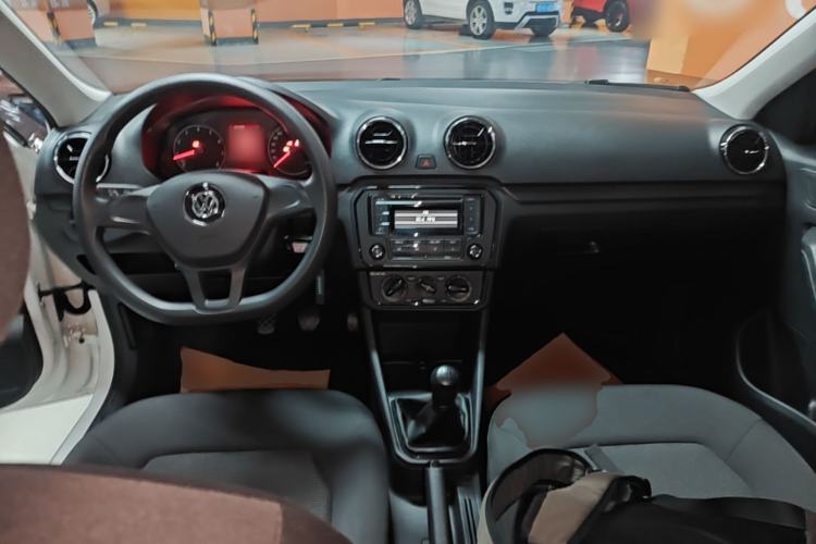 Used Volkswagen Jetta 2017 1.4L Manual Fashion Edition Center Console