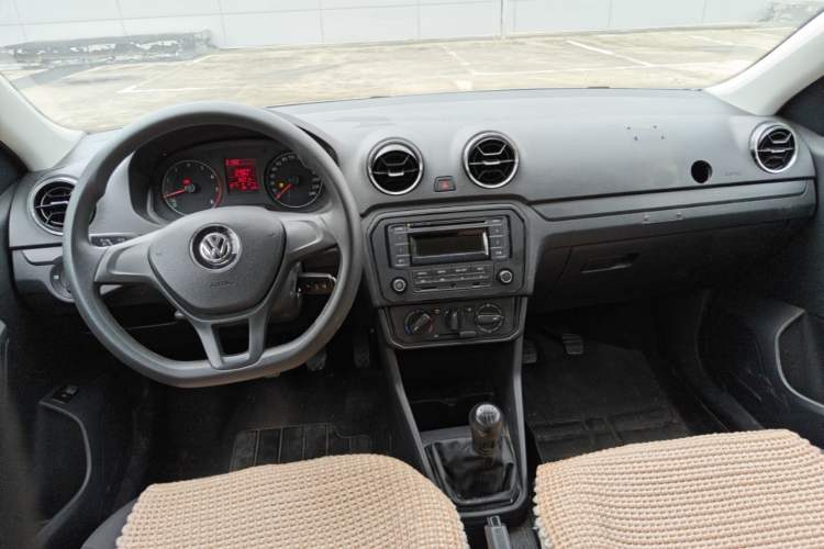 Used Volkswagen Jetta 2017 1.5L Manual Fashion Edition Center Console