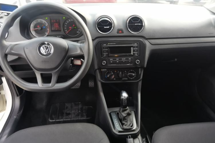 Used Volkswagen Jetta 2017 1.5L Automatic Fashion Model Center Console