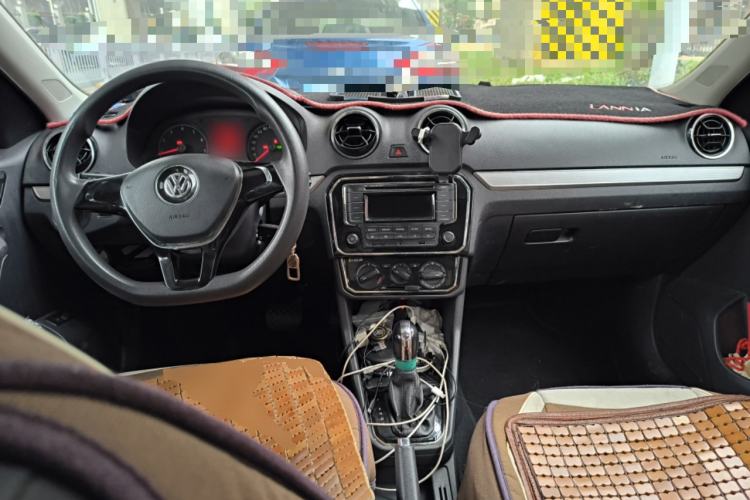 Used Volkswagen Jetta 2017 1.5L Automatic Comfort Model Center Console