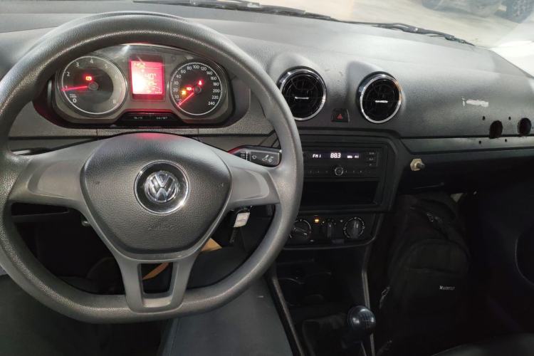 Used Volkswagen Jetta 2017 1.5L Manual Fashion Edition Center Console