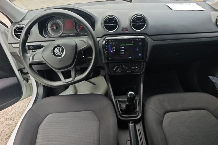 Used Volkswagen Jetta 2017 1.4L Manual Fashion Edition Center Console