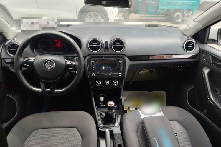 Used Volkswagen Jetta 2017 1.5L Manual Fashion Edition Center Console