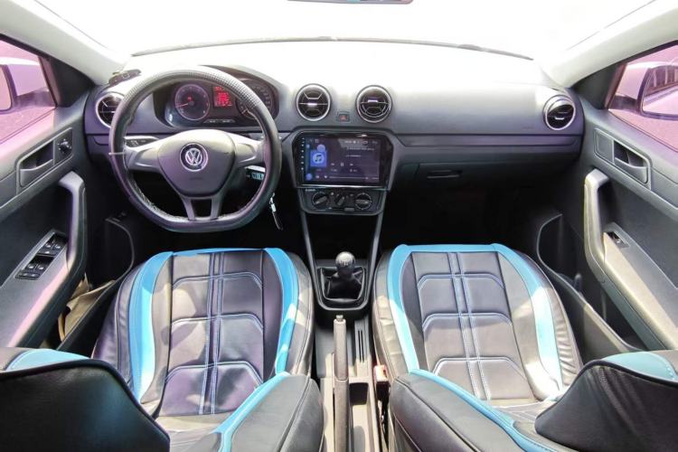 Used Volkswagen Jetta 2017 1.5L Manual Fashion Edition Center Console