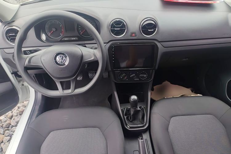 Used Volkswagen Jetta 2017 1.4L Manual Fashion Edition Center Console