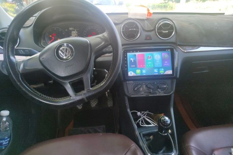 Used Volkswagen Jetta 2017 1.4L Manual Fashion Edition Center Console