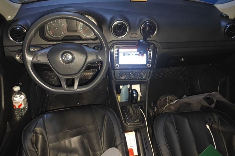 Used Volkswagen Jetta 2017 1.5L Automatic Fashion Model Center Console