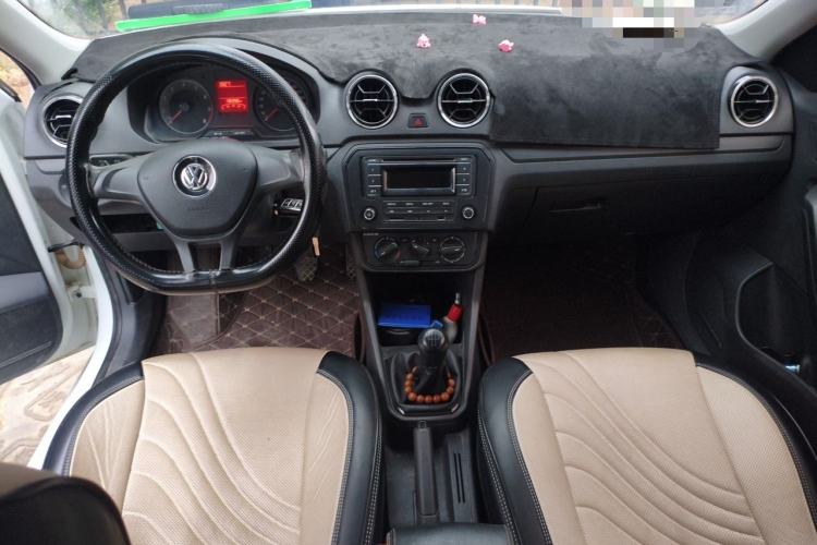 Used Volkswagen Jetta 2017 1.4L Manual Fashion Edition Center Console