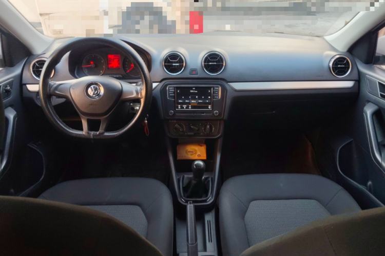 Used Volkswagen Jetta 2017 1.4L Manual Fashion Edition Center Console