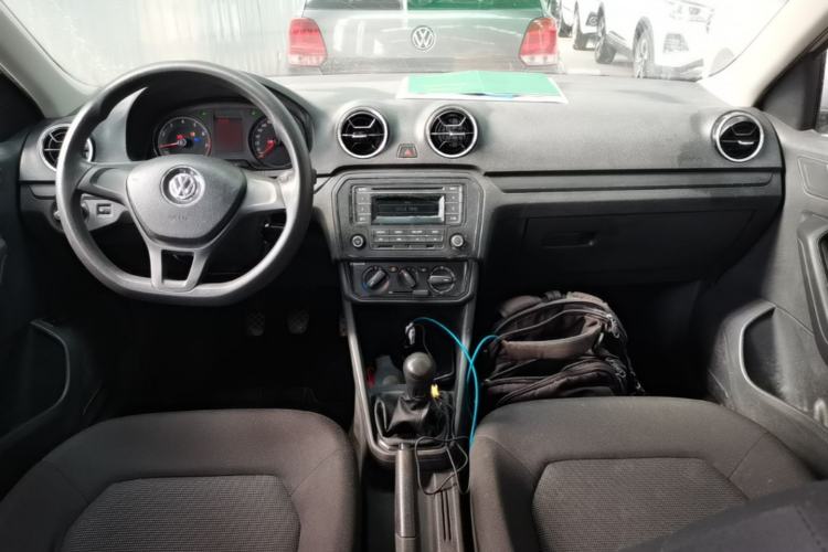 Used Volkswagen Jetta 2017 1.4L Manual Fashion Edition Center Console