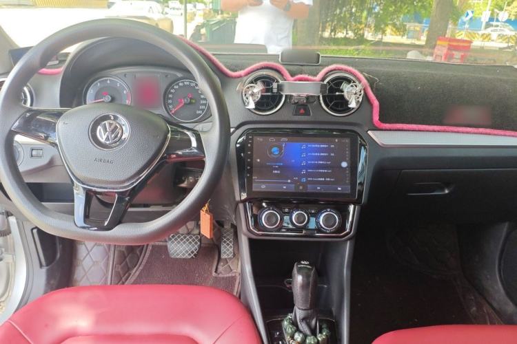 Used Volkswagen Jetta 2017 1.5L Automatic Comfort Model Center Console