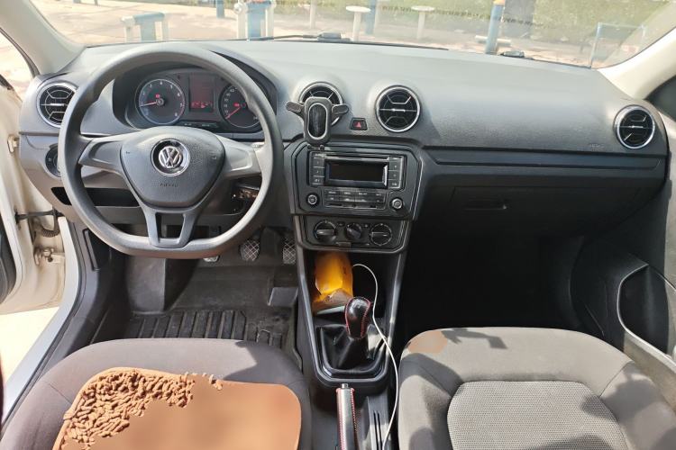 Used Volkswagen Jetta 2017 1.5L Manual Fashion Edition Center Console
