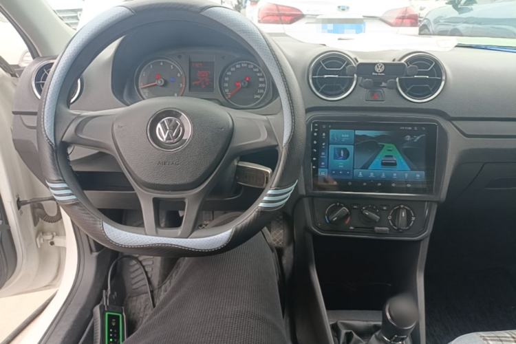 Used Volkswagen Jetta 2017 1.5L Manual Fashion Edition Center Console