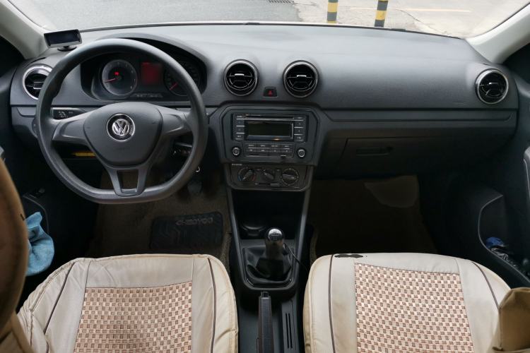 Used Volkswagen Jetta 2017 1.4L Manual Fashion Edition Center Console