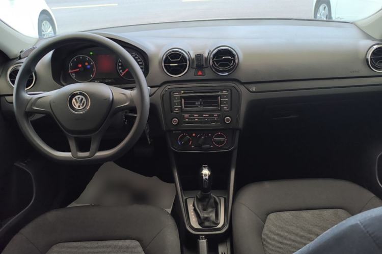 Used Volkswagen Jetta 2017 1.5L Automatic Fashion Model Center Console