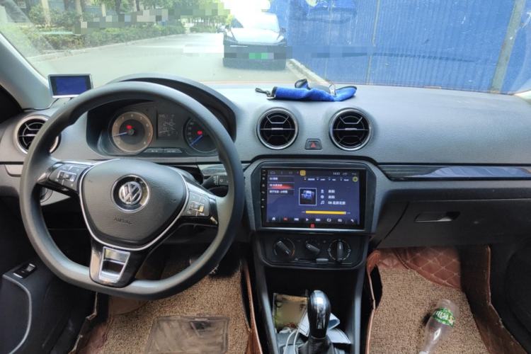 Used Volkswagen Jetta 2017 1.5L Automatic Fashion Model Center Console