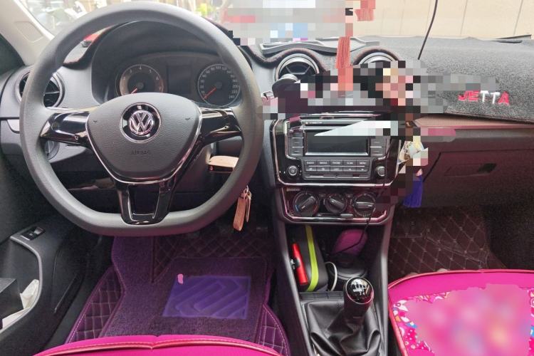 Used Volkswagen Jetta 2017 1.5L Manual Comfort Model Center Console