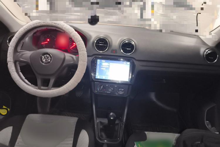 Used Volkswagen Jetta 2017 1.4L Manual Fashion Edition Center Console