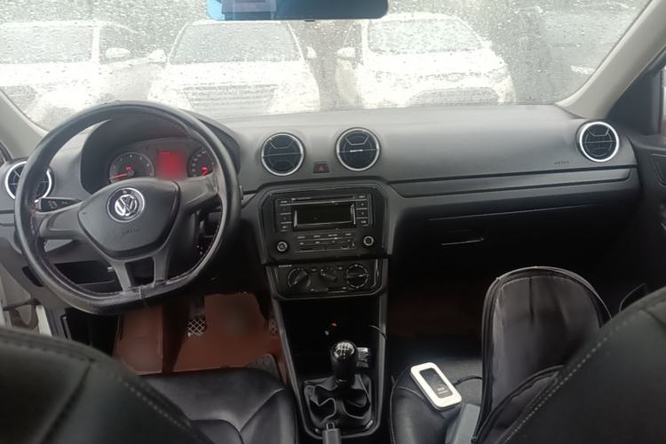 Used Volkswagen Jetta 2017 1.5L Manual Fashion Edition Center Console