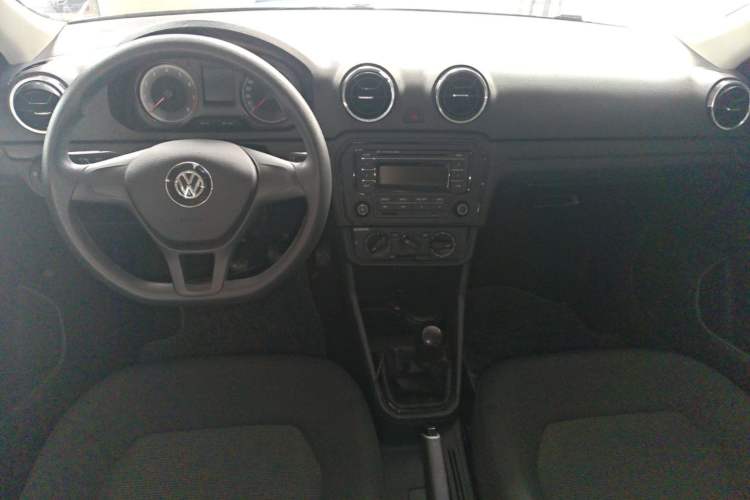 Used Volkswagen Jetta 2017 1.5L Manual Fashion Edition Center Console