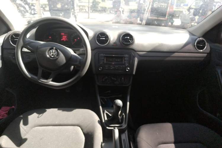 Used Volkswagen Jetta 2017 1.4L Manual Fashion Edition Center Console