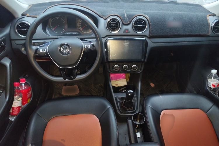 Used Volkswagen Jetta 2017 1.4L Manual Fashion Edition Center Console