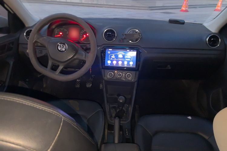 Used Volkswagen Jetta 2017 1.4L Manual Fashion Edition Center Console