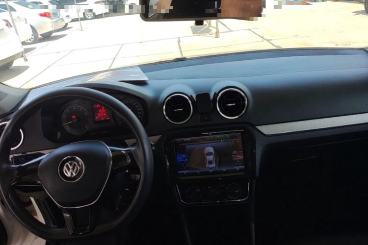 Used Volkswagen Jetta 2017 1.5L Manual Comfort Model Center Console