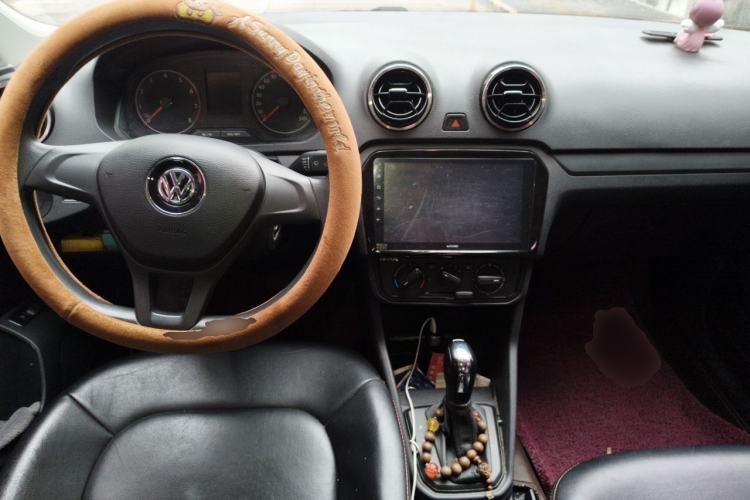 Used Volkswagen Jetta 2017 1.5L Automatic Fashion Model Center Console