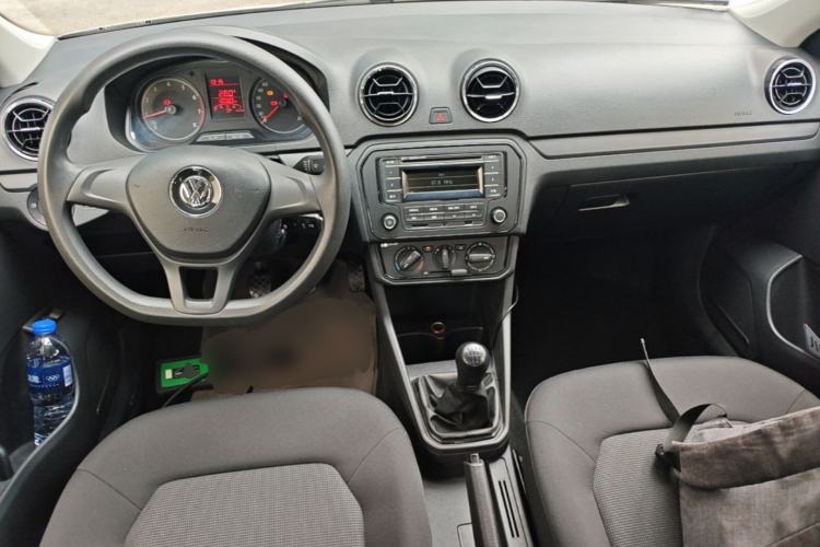 Used Volkswagen Jetta 2017 1.4L Manual Fashion Edition Center Console