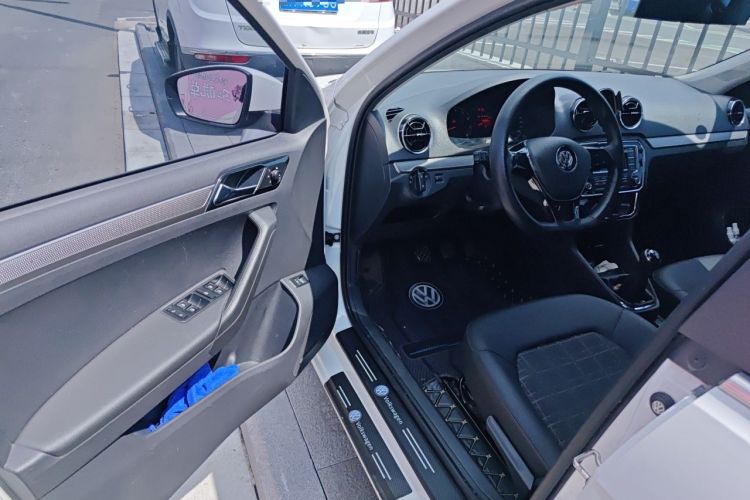 Used Volkswagen Jetta 2017 1.5L Manual Comfort Model Driver Seat