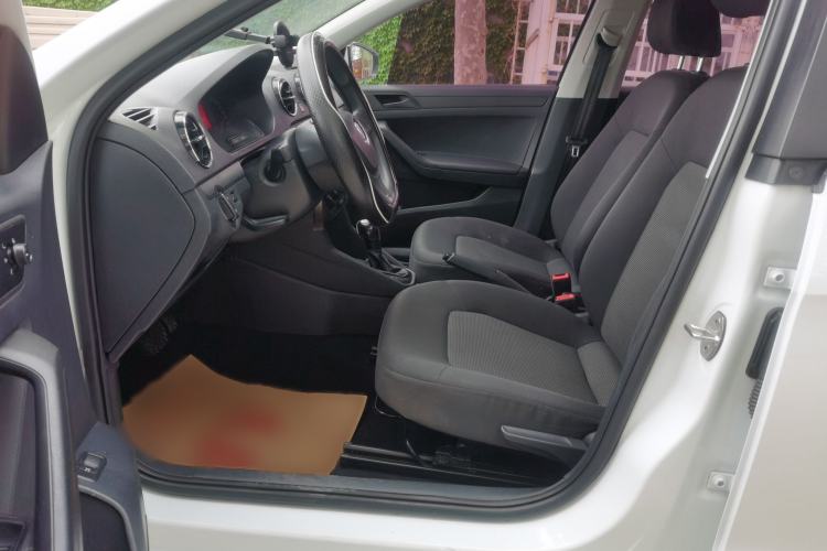 Used Volkswagen Jetta 2017 1.5L Automatic Fashion Model Driver Seat