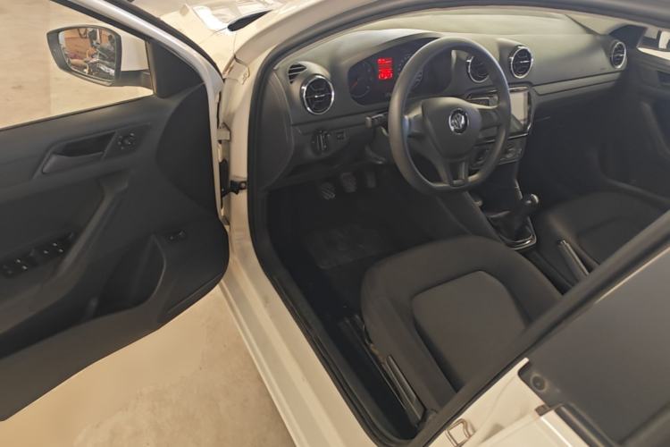 Used Volkswagen Jetta 2017 1.4L Manual Fashion Edition Driver Seat