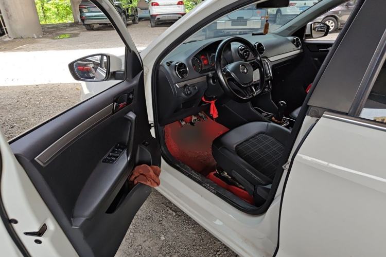 Used Volkswagen Jetta 2017 1.5L Manual Comfort Model Driver Seat