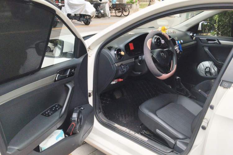 Used Volkswagen Jetta 2017 1.5L Automatic Comfort Model Driver Seat