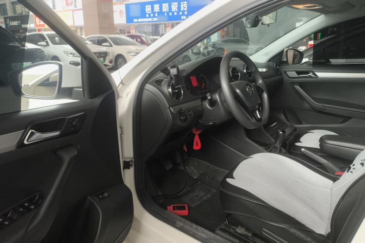Used Volkswagen Jetta 2017 1.5L Manual Comfort Model Driver Seat