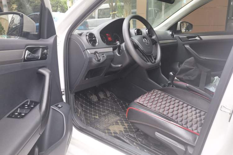 Used Volkswagen Jetta 2017 1.5L Manual Comfort Model Driver Seat
