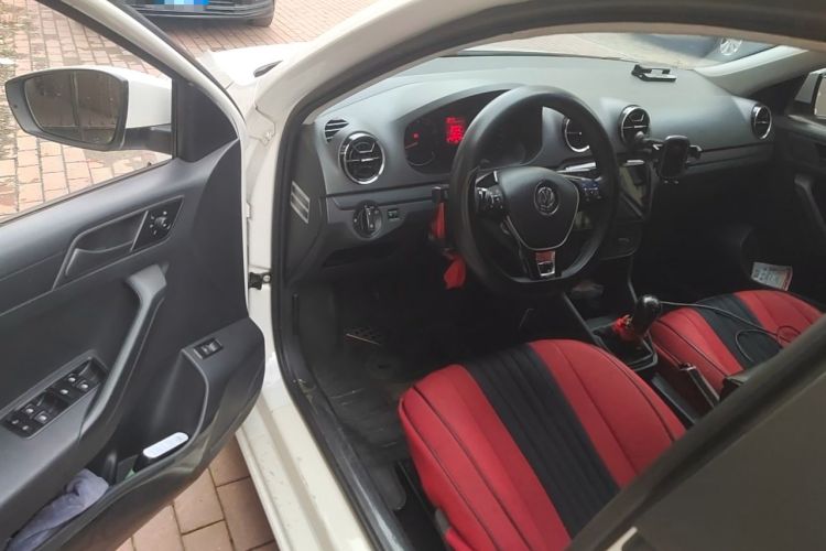 Used Volkswagen Jetta 2017 1.5L Manual Fashion Edition Driver Seat