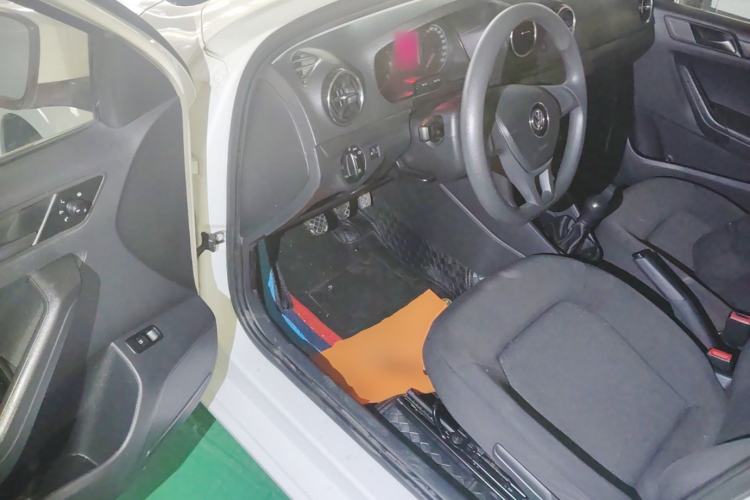 Used Volkswagen Jetta 2017 1.5L Manual Fashion Edition Driver Seat
