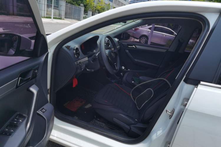 Used Volkswagen Jetta 2017 1.5L Manual Comfort Model Driver Seat