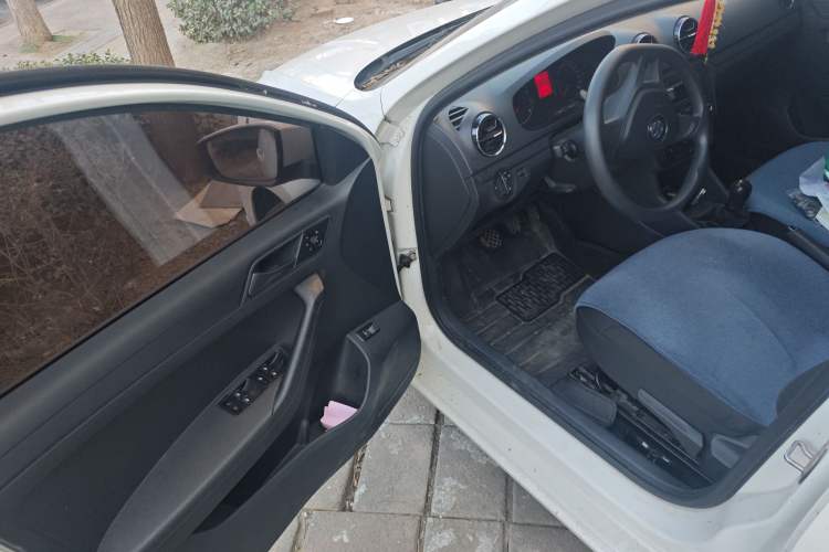 Used Volkswagen Jetta 2017 1.4L Manual Fashion Edition Driver Seat