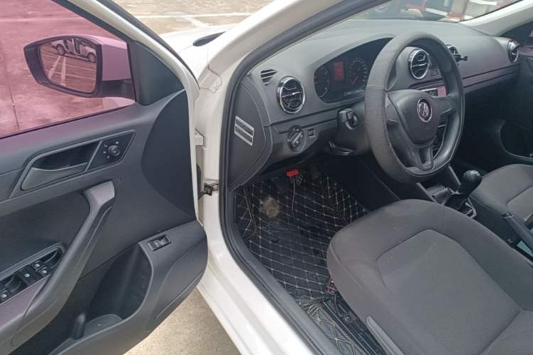 Used Volkswagen Jetta 2017 1.5L Manual Fashion Edition Driver Seat